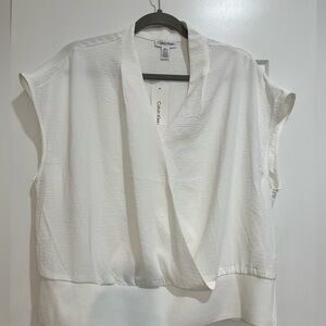 Calvin Klein women’s white sleeveless V Neckline Tank Top NWT $69.50 Size:XL